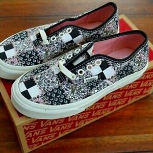 Vans patchwork Floral New in Box